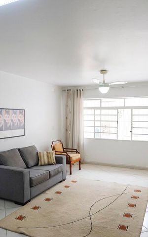 Casa à venda com 250m², 3 quartos e 4 vagasEscritório