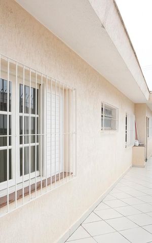Casa à venda com 250m², 3 quartos e 4 vagasCorredor