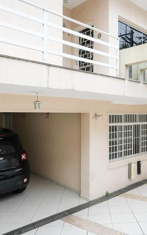 Casa à venda com 250m², 3 quartos e 4 vagasGaragem