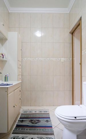 Casa à venda com 250m², 3 quartos e 4 vagasBanheiro da Suíte