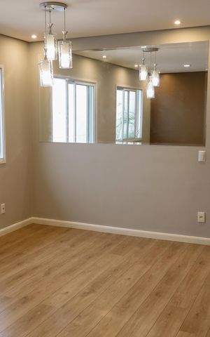 Casa de condomínio à venda com 92m², 3 quartos e 2 vagas Casa de condomínio à venda com 92m², 3 quartos e 2 vagasSala