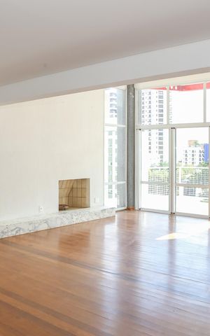 Apartamento à venda com 210m², 2 quartos e 2 vagas Apartamento à venda com 210m², 2 quartos e 2 vagasSala