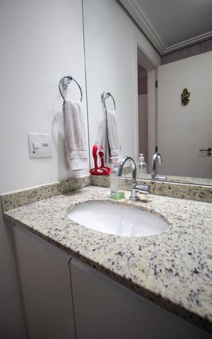 Apartamento à venda com 97m², 3 quartos e 2 vagasBanheiro da Suíte 2