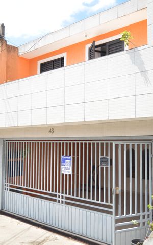 Casa à venda com 217m², 5 quartos e 2 vagasFachada