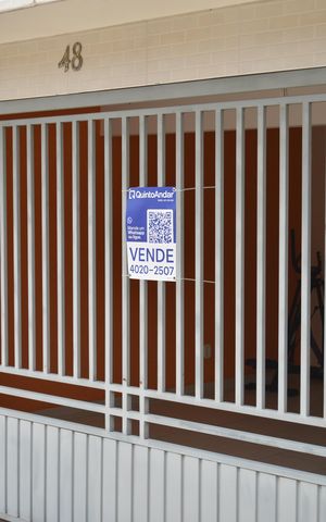 Casa à venda com 217m², 5 quartos e 2 vagasFachada