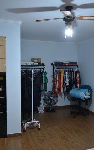 Casa à venda com 217m², 5 quartos e 2 vagasSuíte