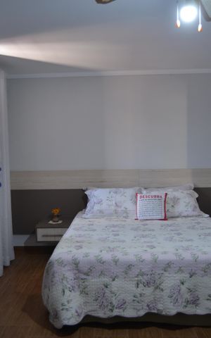 Casa à venda com 217m², 5 quartos e 2 vagasSuíte