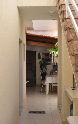 Casa à venda com 217m², 5 quartos e 2 vagasEntrada