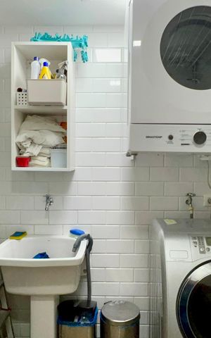 Apartamento à venda com 117m², 3 quartos e 2 vagas Apartamento à venda com 117m², 3 quartos e 2 vagasÁrea de Serviço
