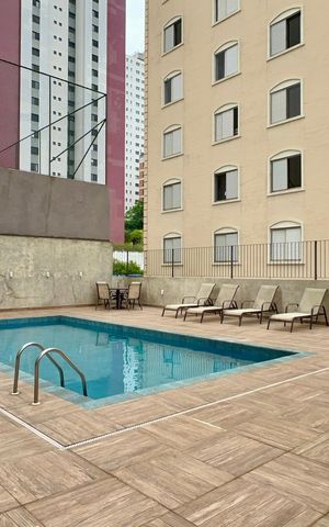 Apartamento à venda com 117m², 3 quartos e 2 vagas Apartamento à venda com 117m², 3 quartos e 2 vagasÁrea comum - Piscina