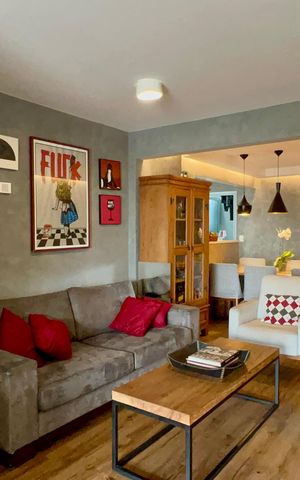 Apartamento à venda com 117m², 3 quartos e 2 vagas Apartamento à venda com 117m², 3 quartos e 2 vagasSala