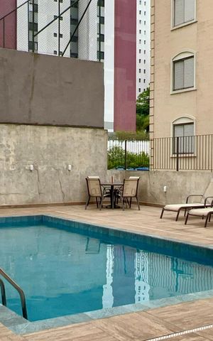 Apartamento à venda com 117m², 3 quartos e 2 vagas Apartamento à venda com 117m², 3 quartos e 2 vagasÁrea comum - Piscina