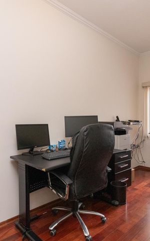 Casa à venda com 500m², 3 quartos e 5 vagasEscritório 1