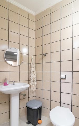 Casa à venda com 500m², 3 quartos e 5 vagasEspaço de Festas - Lavabo 