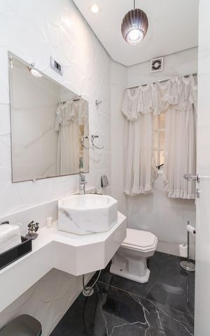 Casa à venda com 500m², 3 quartos e 5 vagasLavabo