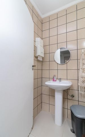Casa à venda com 500m², 3 quartos e 5 vagasEspaço de Festas - Lavabo 