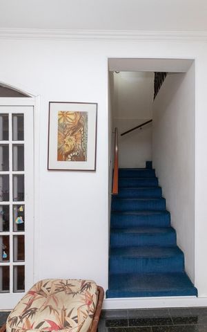 Casa à venda com 500m², 3 quartos e 5 vagasEscada