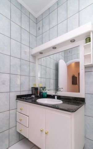 Casa à venda com 500m², 3 quartos e 5 vagasBanheiro da Suíte 2