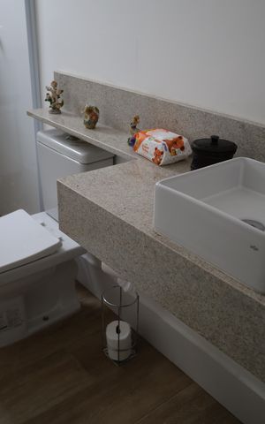 Casa à venda com 98m², 3 quartos e 2 vagasBanheiro de Serviço