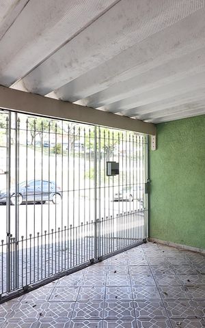 Casa à venda com 165m², 4 quartos e 2 vagasGaragem