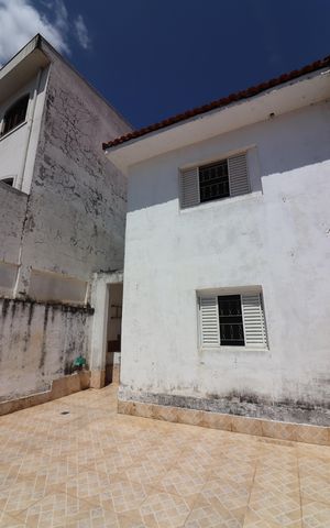 Casa à venda com 165m², 4 quartos e 2 vagasÁrea Externa