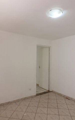 Casa à venda com 165m², 4 quartos e 2 vagasSala