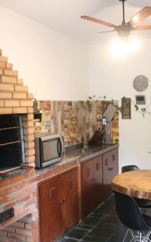 Casa à venda com 192m², 3 quartos e 4 vagasQuintal