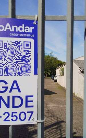 Casa à venda com 60m², 2 quartos e 2 vagasPlaca