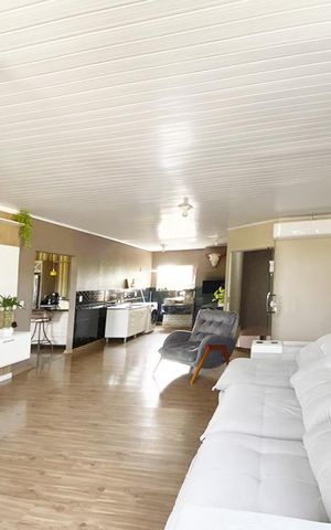 Casa à venda com 105m², 3 quartos e 1 vagaSala