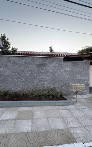 Casa à venda com 105m², 3 quartos e 1 vaga Casa à venda com 105m², 3 quartos e 1 vagaFachada