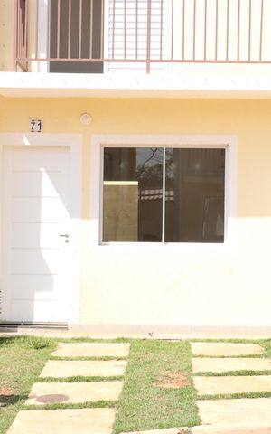 Casa de condomínio para alugar com 52m², 2 quartos e 1 vagaFachada