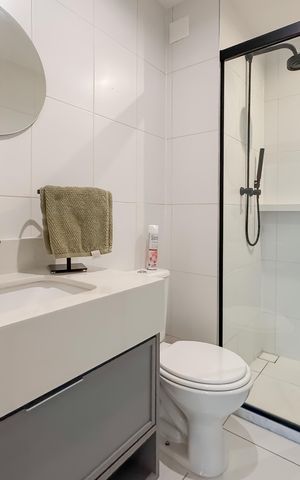 Apartamento à venda com 72m², 2 quartos e 1 vaga Apartamento à venda com 72m², 2 quartos e 1 vagaBanheiro Social
