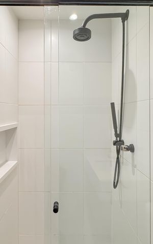 Apartamento à venda com 72m², 2 quartos e 1 vaga Apartamento à venda com 72m², 2 quartos e 1 vagaBanheiro da Suíte