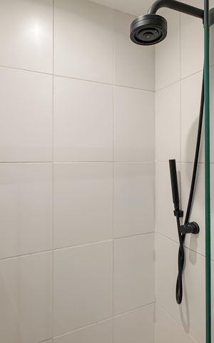 Apartamento à venda com 72m², 2 quartos e 1 vaga Apartamento à venda com 72m², 2 quartos e 1 vagaBanheiro da Suíte