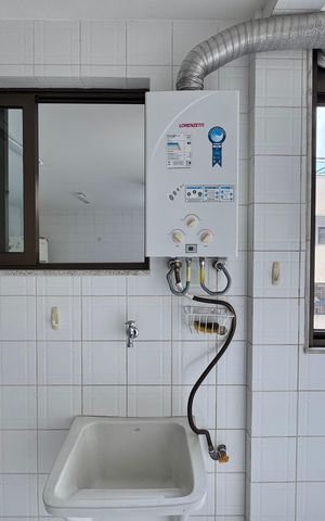 Apartamento à venda com 220m², 4 quartos e 2 vagas Apartamento à venda com 220m², 4 quartos e 2 vagasÁrea de Serviço