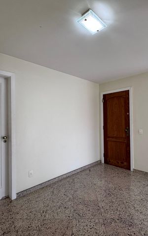 Apartamento à venda com 220m², 4 quartos e 2 vagas Apartamento à venda com 220m², 4 quartos e 2 vagasSala