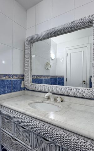 Apartamento à venda com 220m², 4 quartos e 2 vagas Apartamento à venda com 220m², 4 quartos e 2 vagasBanheiro da Suíte 2