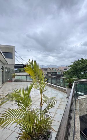 Apartamento à venda com 220m², 4 quartos e 2 vagas Apartamento à venda com 220m², 4 quartos e 2 vagasVaranda