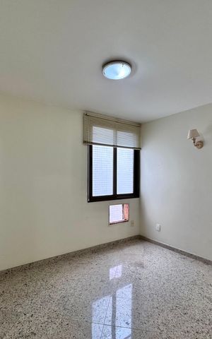 Apartamento à venda com 220m², 4 quartos e 2 vagas Apartamento à venda com 220m², 4 quartos e 2 vagasSuíte 2