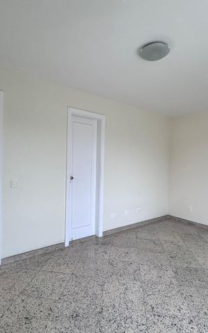 Apartamento à venda com 220m², 4 quartos e 2 vagas Apartamento à venda com 220m², 4 quartos e 2 vagasSuíte 1