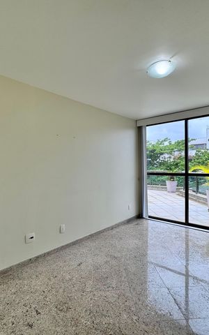 Apartamento à venda com 220m², 4 quartos e 2 vagas Apartamento à venda com 220m², 4 quartos e 2 vagasQuarto
