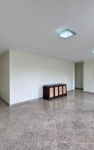 Apartamento à venda com 220m², 4 quartos e 2 vagas Apartamento à venda com 220m², 4 quartos e 2 vagasSala