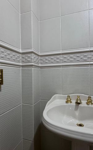 Apartamento à venda com 220m², 4 quartos e 2 vagas Apartamento à venda com 220m², 4 quartos e 2 vagasBanheiro da Suíte 1