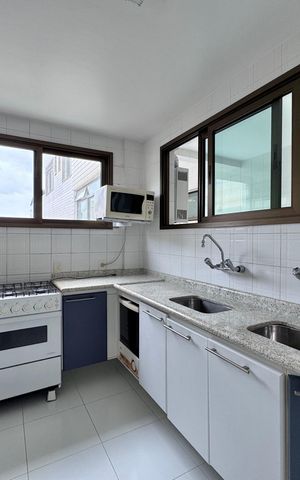 Apartamento à venda com 220m², 4 quartos e 2 vagas Apartamento à venda com 220m², 4 quartos e 2 vagasCozinha