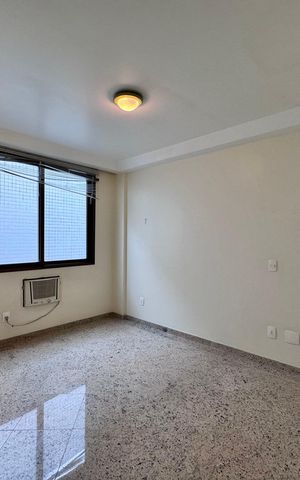 Apartamento à venda com 220m², 4 quartos e 2 vagas Apartamento à venda com 220m², 4 quartos e 2 vagasSuíte 3