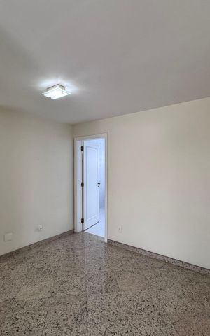 Apartamento à venda com 220m², 4 quartos e 2 vagas Apartamento à venda com 220m², 4 quartos e 2 vagasSala