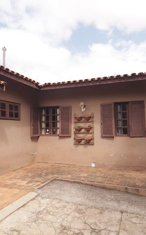 Casa à venda com 228m², 3 quartos e 4 vagasFachada
