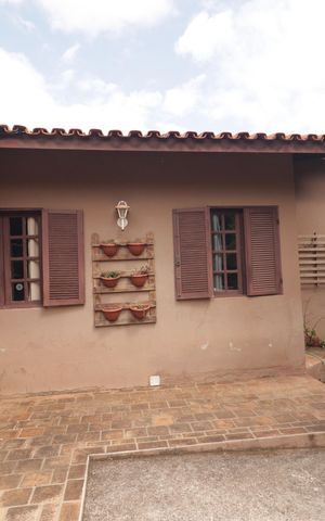 Casa à venda com 228m², 3 quartos e 4 vagasFachada
