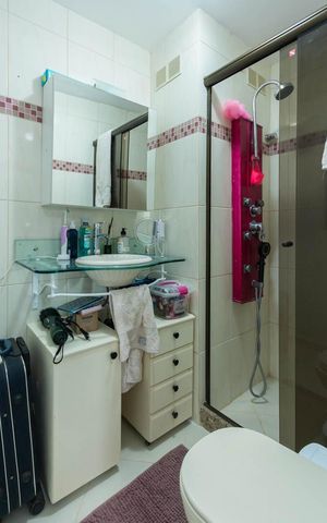 Apartamento à venda com 69m², 2 quartos e 1 vagaBanheiro da Suíte 1