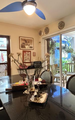 Casa à venda com 400m², 4 quartos e 4 vagas Casa à venda com 400m², 4 quartos e 4 vagasSala de Jantar